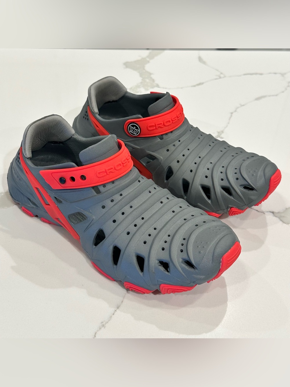 Crosskix 2.0 Hybrid Water Trail Shoes Sneakers Unisex Men 6 / Women 8 Sports